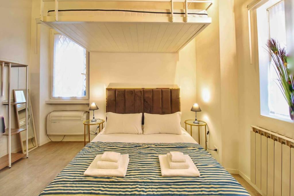 Cozy Studio Flat In Trastevere By Yourhost Rome Bagian luar foto